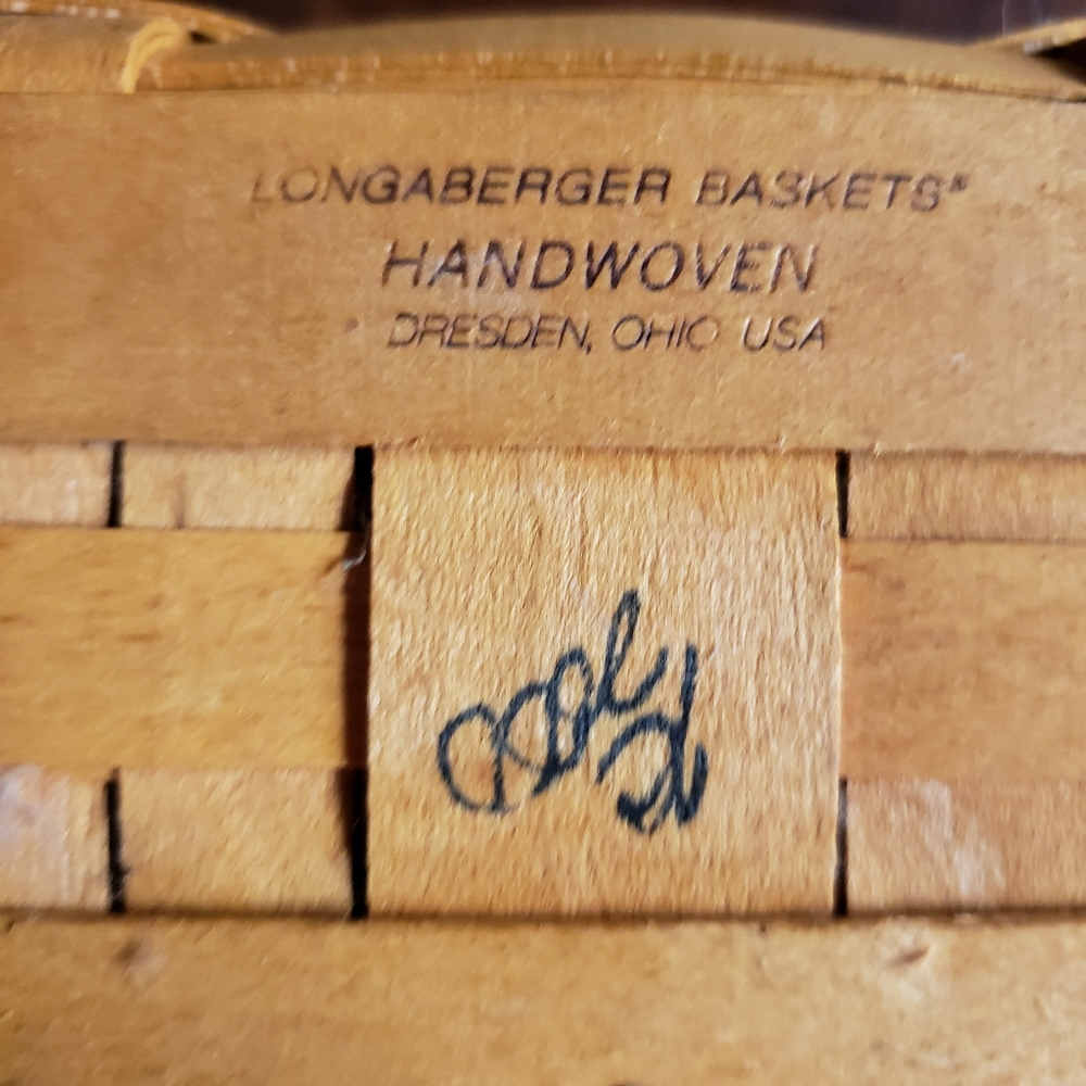Longaberger Collector's Club Member Basket 2000 - Picture 3 of 3